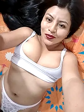 Laura--0w online show from September 15, 3:37 am
