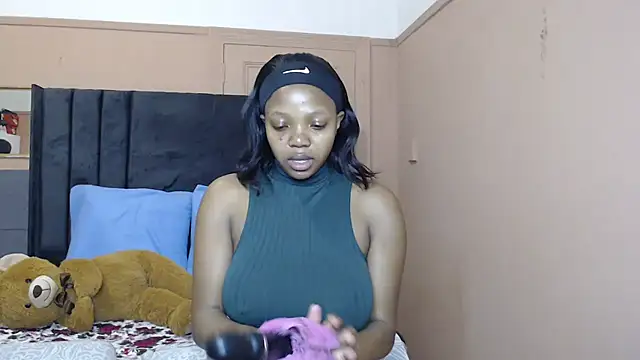 Snapshot of MilfBoobsxx chatting on October 1, 3:11 am MilfBoobsxx online show from October 1, 3:11 am