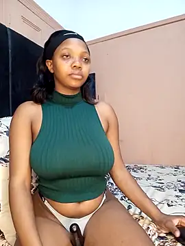 Snapshot of MilfBoobsxx chatting on October 10, 9:09 pm MilfBoobsxx online show from October 10, 9:09 pm