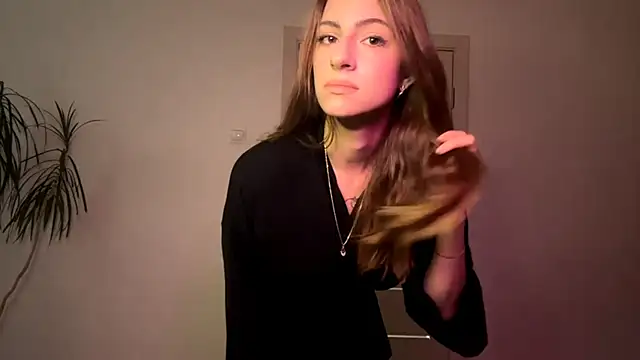SophiaHils online show from September 10, 6:13 am
