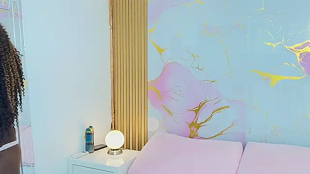 Snapshot of AlishaDixon chatting on October 24, 11:39 am AlishaDixon online show from October 24, 11:39 am