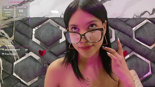 Snapshot of Amy_Dowson chatting on October 11, 2:53 pm Amy Dowson online show from October 11, 2:53 pm