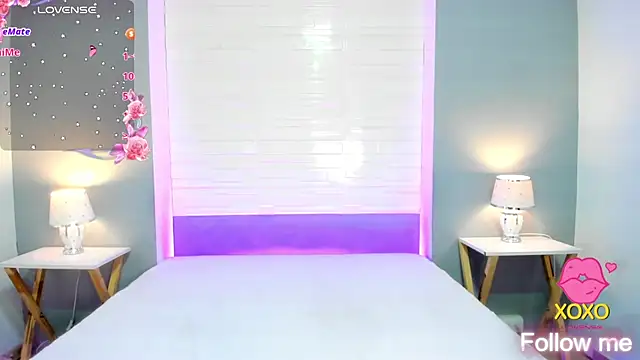 Snapshot of EverlyMooree chatting on October 9, 4:16 am EverlyMooree online show from October 9, 4:16 am