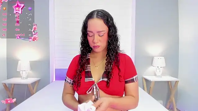 Snapshot of EverlyMooree chatting on October 11, 4:28 am EverlyMooree online show from October 11, 4:28 am