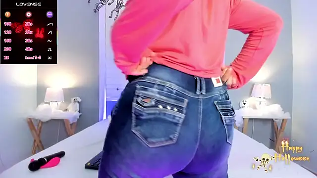 Snapshot of EverlyMooree chatting on October 29, 4:17 am EverlyMooree online show from October 29, 4:17 am