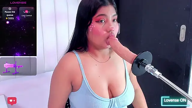 Snapshot of mysticlatina1 chatting on November 1, 12:20 pm mysticlatina1 online show from November 1, 12:20 pm