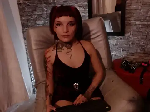 Snapshot of Inferno_Molly chatting on October 31, 3:41 am Inferno Molly online show from October 31, 3:41 am