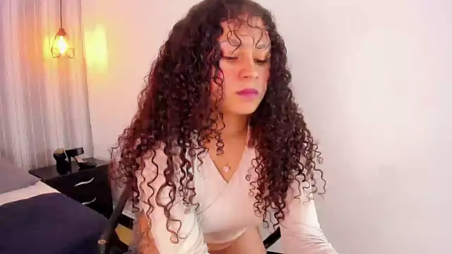 Snapshot of Sofiapassionne chatting on October 24, 12:45 pm Sofiapassionne online show from October 24, 12:45 pm