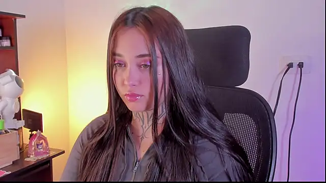 SofiaBermudez online show from October 18, 1:30 am