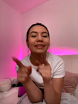 Snapshot of luna_sofia12 chatting on September 11, 10:21 pm luna sofia12 online show from September 11, 10:21 pm