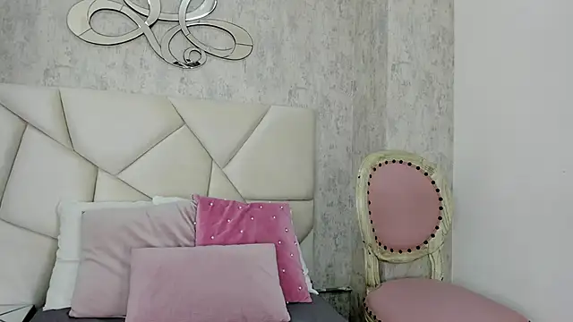 Skylerwhite02 online show from October 11, 8:00 pm