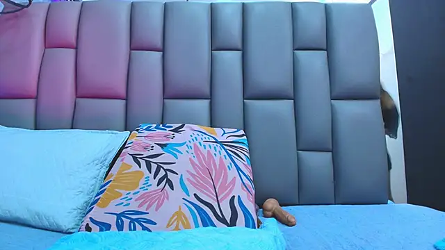 Snapshot of kissme_luna chatting on September 11, 8:31 pm kissme luna online show from September 11, 8:31 pm