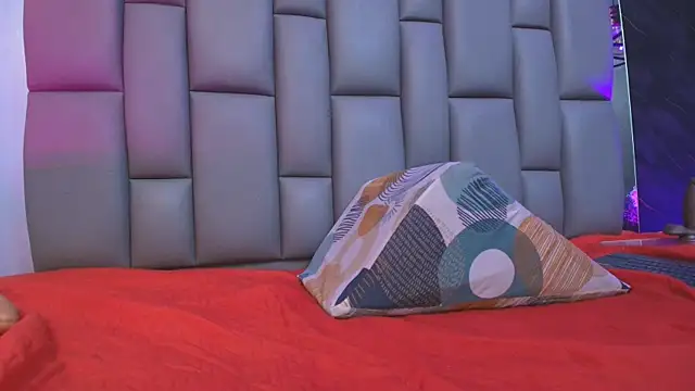 Snapshot of kissme_luna chatting on September 27, 9:22 pm kissme luna online show from September 27, 9:22 pm