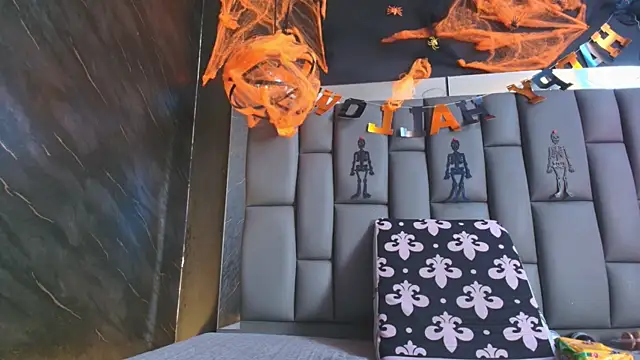 Snapshot of kissme_luna chatting on October 22, 8:58 pm kissme luna online show from October 22, 8:58 pm