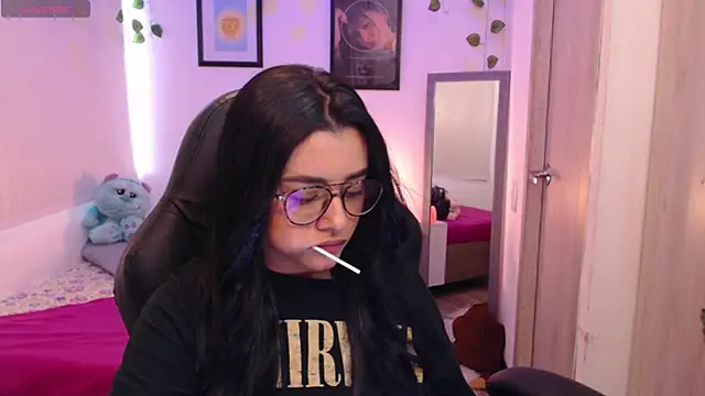 MarilynWhite  online show from October 7, 7:07 pm