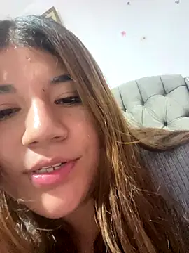 mariferR9 online show from September 10, 6:46 am