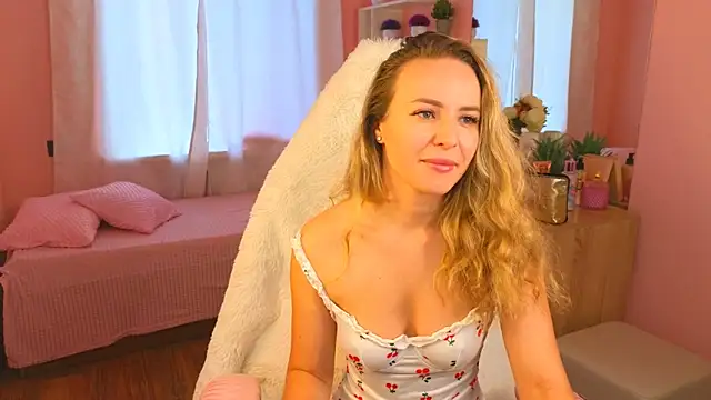 Snapshot of Hloya_Mei chatting on September 28, 2:07 am Hloya Mei online show from September 28, 2:07 am