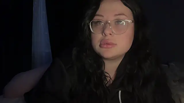 Snapshot of SerahMirabeli chatting on October 3, 3:28 pm SerahMirabeli online show from October 3, 3:28 pm