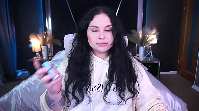 Snapshot of SerahMirabeli chatting on October 15, 7:16 pm SerahMirabeli online show from October 15, 7:16 pm