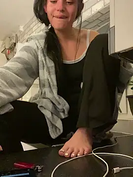 Camwithchlox online show from October 5, 12:59 am