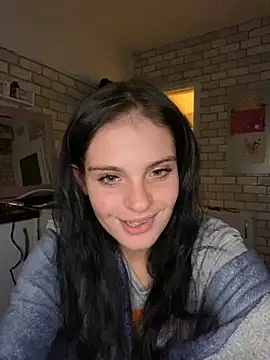 Camwithchlox online show from October 15, 6:10 pm