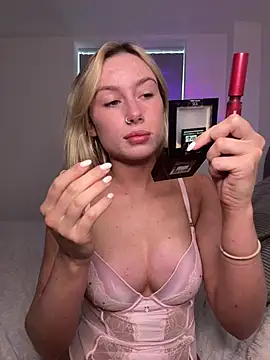 SexySaraxxoo online show from February 3, 12:32 pm