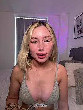 SexySaraxxoo online show from February 20, 1:01 pm