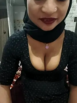 Itz Mayra  online show from November 21, 6:10 pm