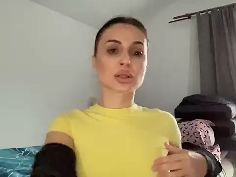 lannaah  online show from October 4, 10:21 am