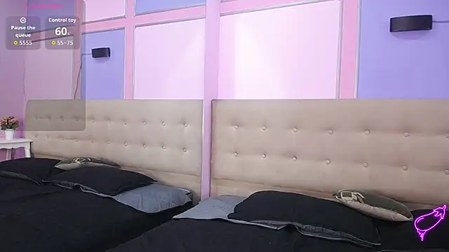 Snapshot of Aisha_Noir chatting on September 30, 12:33 pm Aisha Noir online show from September 30, 12:33 pm