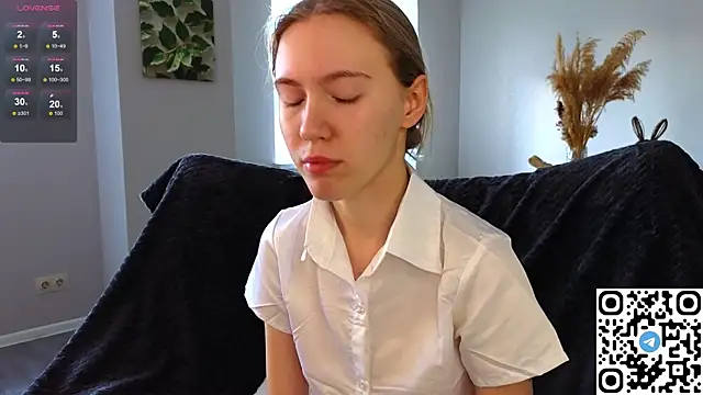 Succubelle online show from October 15, 6:16 am