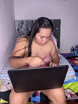 Yasmine  Hayat online show from April 11, 2:21 pm