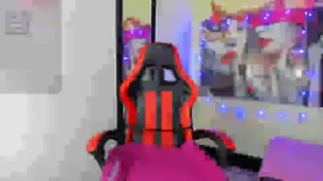 Snapshot of susan_mooree chatting on October 25, 8:48 pm susan mooree online show from October 25, 8:48 pm