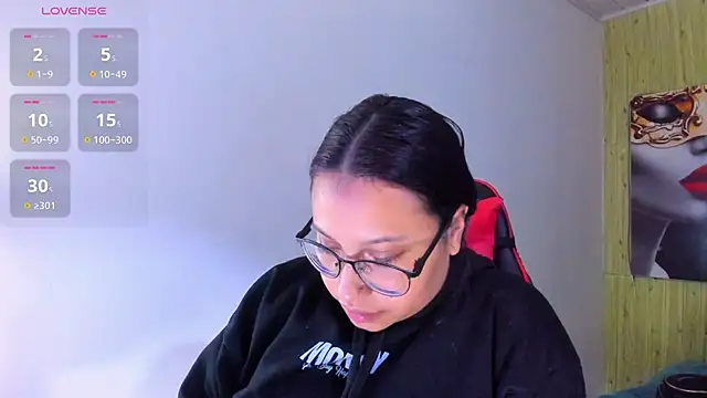 susan mooree online show from April 11, 8:45 pm