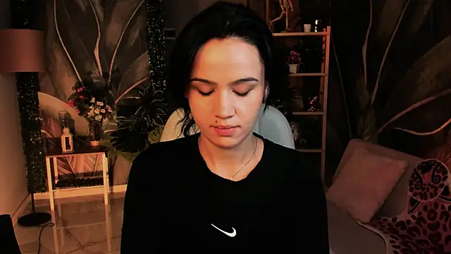 Snapshot of MonicaFarmer chatting on October 6, 5:29 pm MonicaFarmer online show from October 6, 5:29 pm