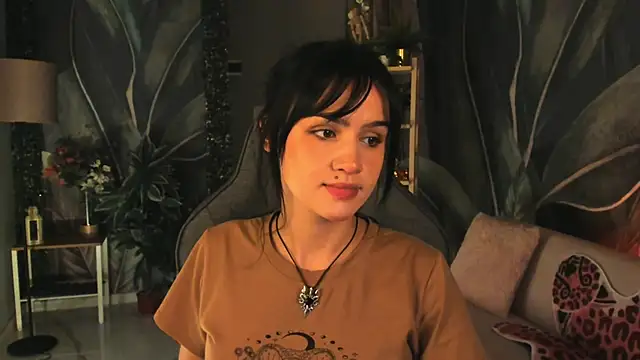 Snapshot of MonicaFarmer chatting on October 13, 5:37 pm MonicaFarmer online show from October 13, 5:37 pm