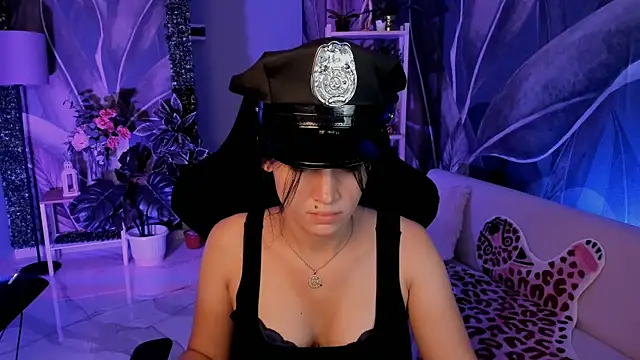 Snapshot of MonicaFarmer chatting on September 19, 9:36 pm MonicaFarmer online show from September 19, 9:36 pm