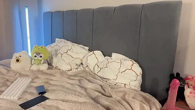 minicleo online show from October 13, 5:26 pm