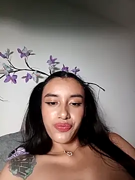 Snapshot of sweetdubros2 chatting on October 31, 6:50 am sweetdubros2 online show from October 31, 6:50 am