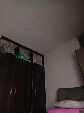 Snapshot of sweetdubros2 chatting on October 10, 1:43 am sweetdubros2 online show from October 10, 1:43 am