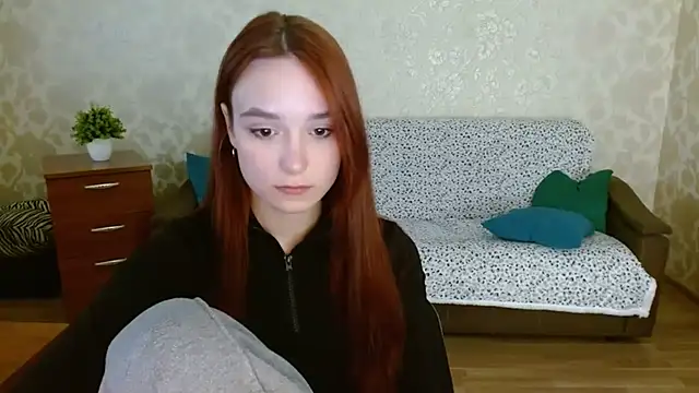 aFoxie online show from September 18, 7:01 pm