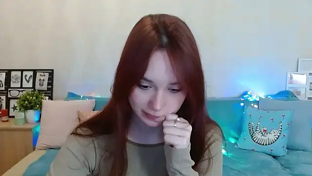 aFoxie online show from October 25, 4:14 pm