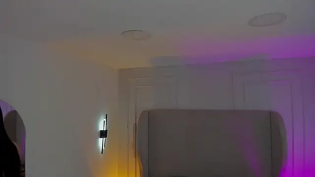 Snapshot of Dream_nena chatting on October 10, 4:28 am Dream nena online show from October 10, 4:28 am