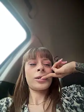 BabyBee  online show from October 2, 3:28 pm