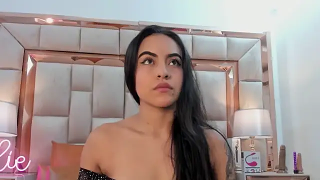 Snapshot of Leslie_Bussh_ chatting on October 10, 8:03 pm Leslie Bussh online show from October 10, 8:03 pm