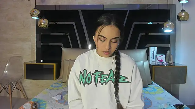 Snapshot of Leslie_Bussh_ chatting on October 29, 8:11 pm Leslie Bussh online show from October 29, 8:11 pm