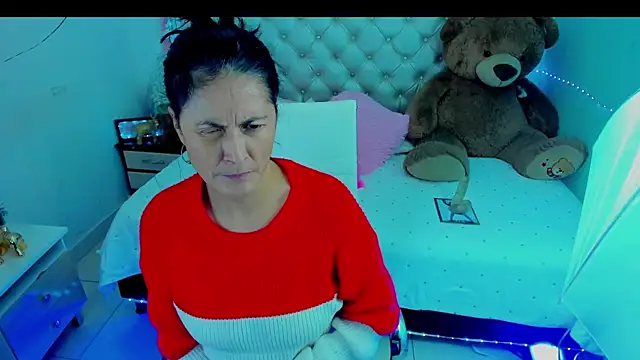 Snapshot of ZARAY_1118 chatting on September 19, 12:20 am ZARAY 1118 online show from September 19, 12:20 am