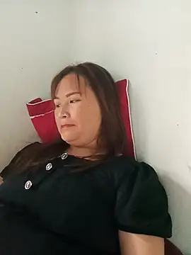 Snapshot of Tamara-a chatting on October 11, 1:43 am Tamara-a online show from October 11, 1:43 am