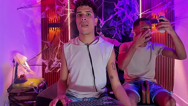 Snapshot of Lucky_boys__X chatting on October 31, 8:02 pm Lucky boys  X online show from October 31, 8:02 pm