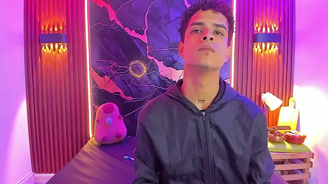 Snapshot of Lucky_boys__X chatting on October 16, 1:36 pm Lucky boys  X online show from October 16, 1:36 pm